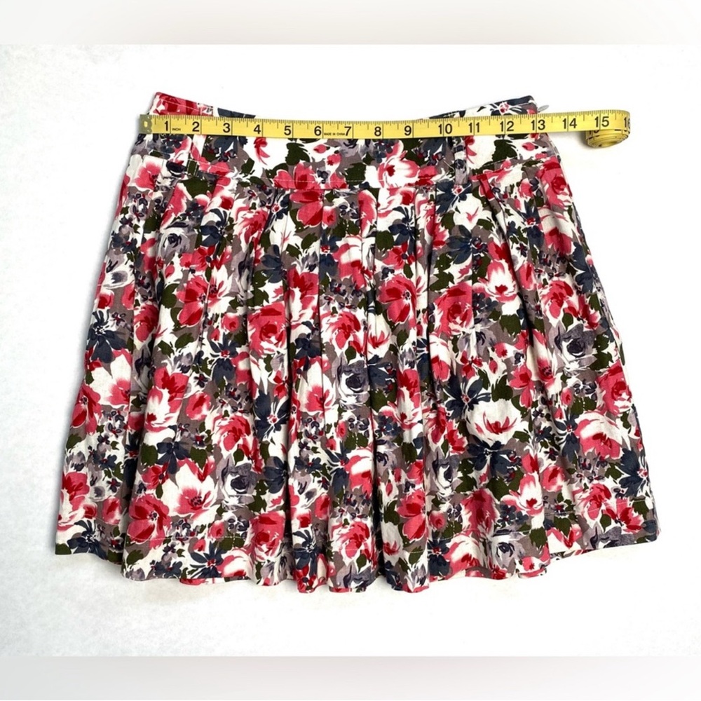 Forever 21 Women's Floral Pleated Multi Color Mini Skirt Side Zip Lined Size XS - Picture 6 of 9